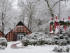 Adventskranz aufhängen der Nachbarn